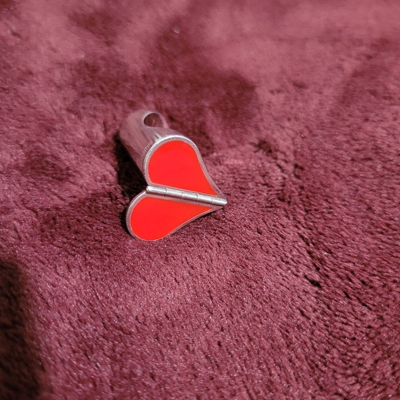 Ring 💍 - Picture 2 of 4